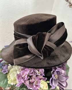 BROWN VELVET FASHION HAT $20.0