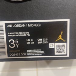 Boys Air Jordan 1 Mid 3.5