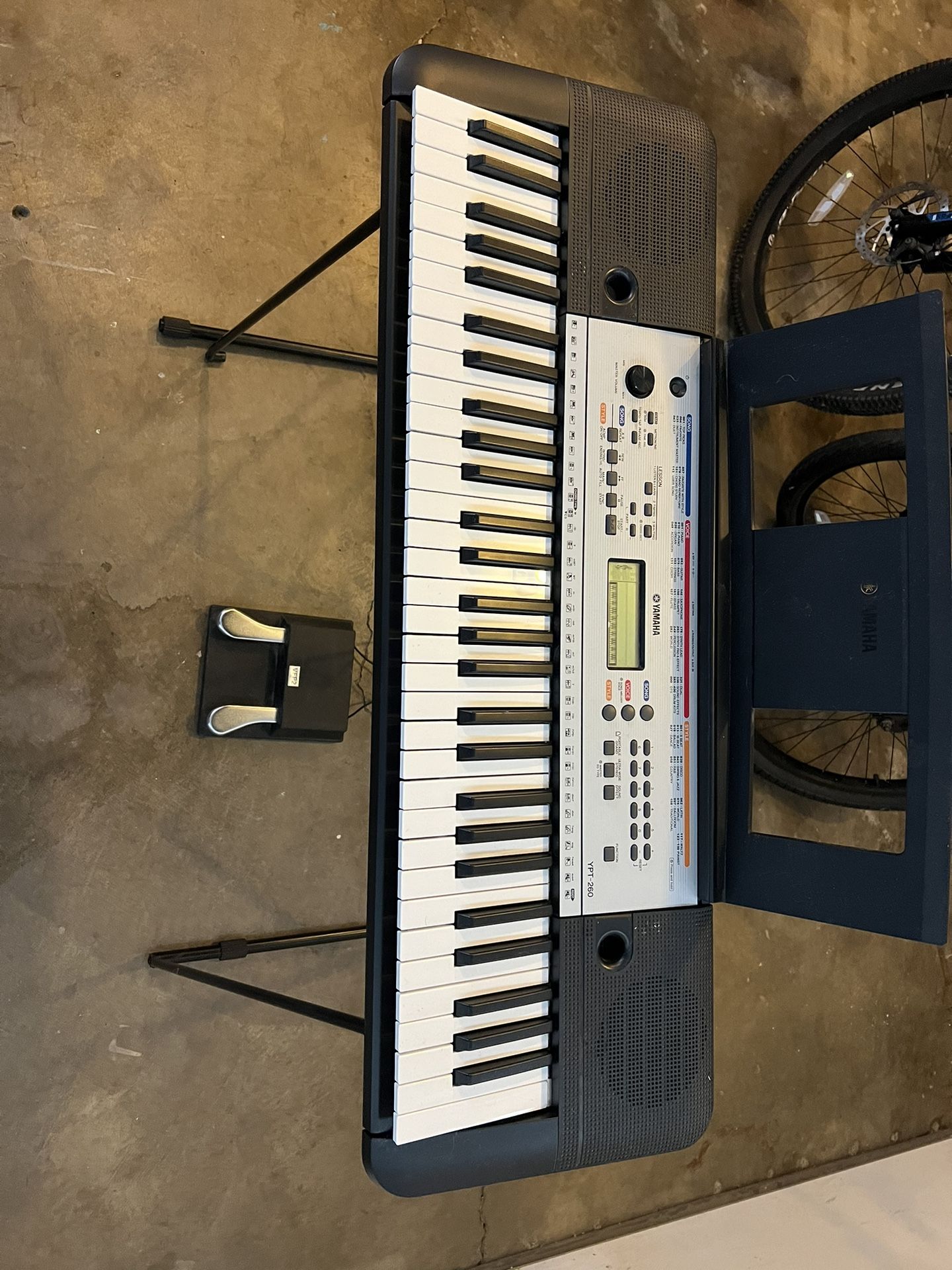 Yamaha YPT-260 Keyboard