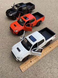 New Toyota Tacoma TRD Pro Diecast Pick Up Truck Scale 1/24 (VALENCIA)  $30 Each One