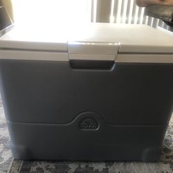 Igloo 40 Qt Iceless Cooler 