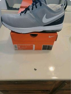 AIR MAX TYPHA 2 NFL DALLAS COWBOYS SIZE 12