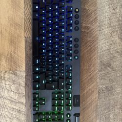 Logitech 915 Tactile Wireless Keyboard