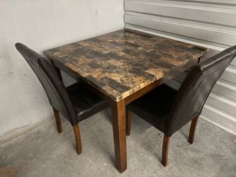 Nice Table & Chairs