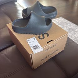 Kids Yeezy Slide Sz 10C