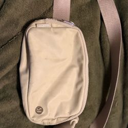 lululemon crossbody bag