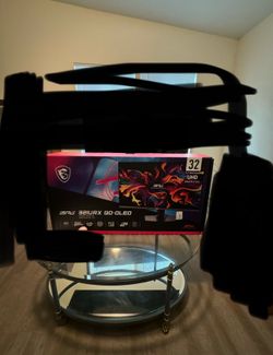 MSI MPG 321URX QD-OLED