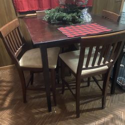 Table With Chairs 