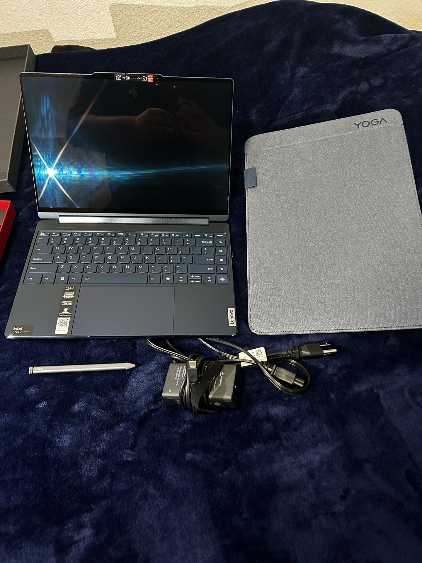 Lenovo Yoga 9i 2-in-1 Aura Edition
