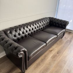 Rolled Arm Chesterfield Sofa