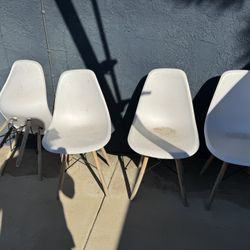 4 Chairs 