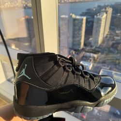 Air Jordan 11 gamma blue size 8