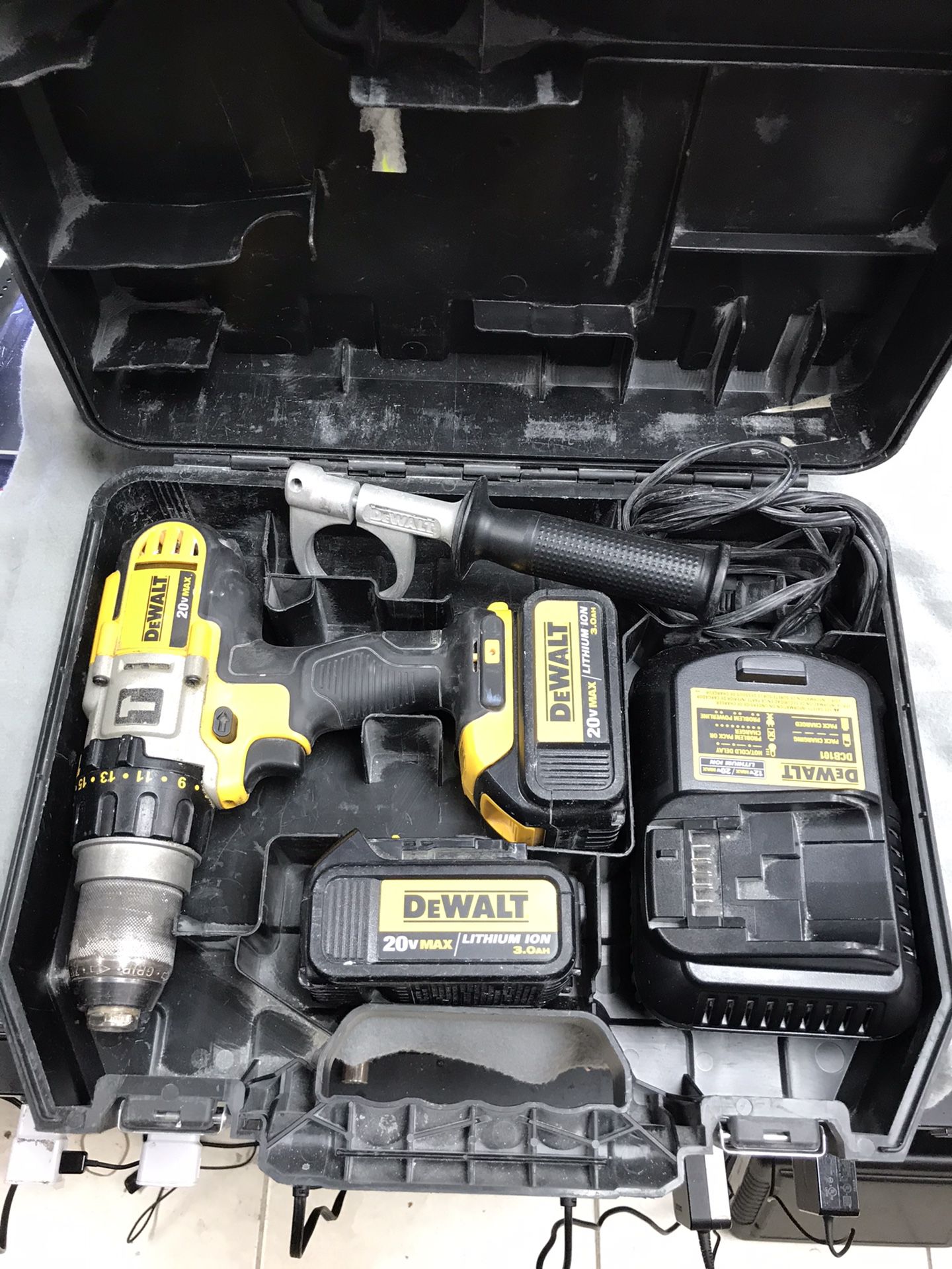 DeWalt DCD985 20V MAX 3 Speed Hammer Drill with (2) 3.0Ah Batteries, Charger and Cade