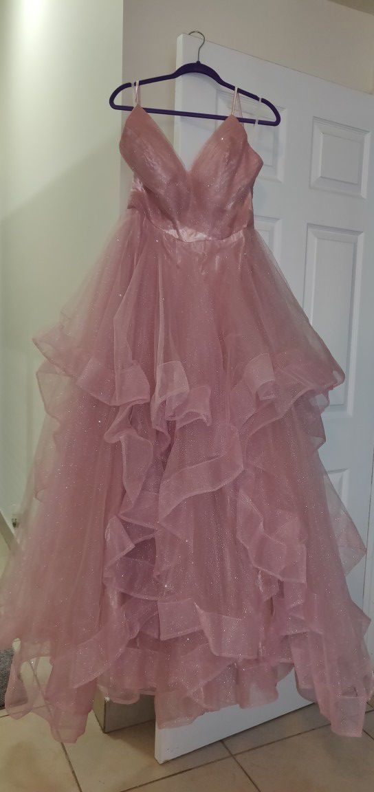 Glitter Tulle V-Neck Ball Gown / Prom Dress. Size 12
