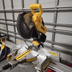 Dewalt DWS716 Miter Saw w/ Dewalt stand included