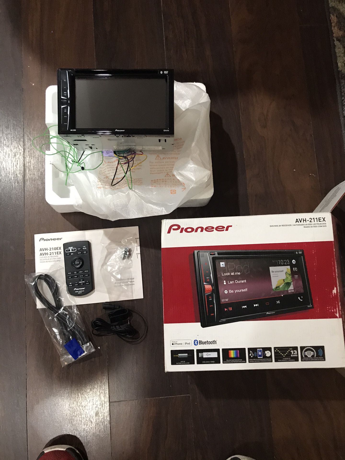 Pioneer AVH-211ex dual din touch screen