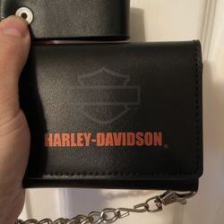 New Genuine Harley Davidson Black Leather Wallet with Silver Chain