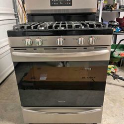 Frigidaire Gas Range 