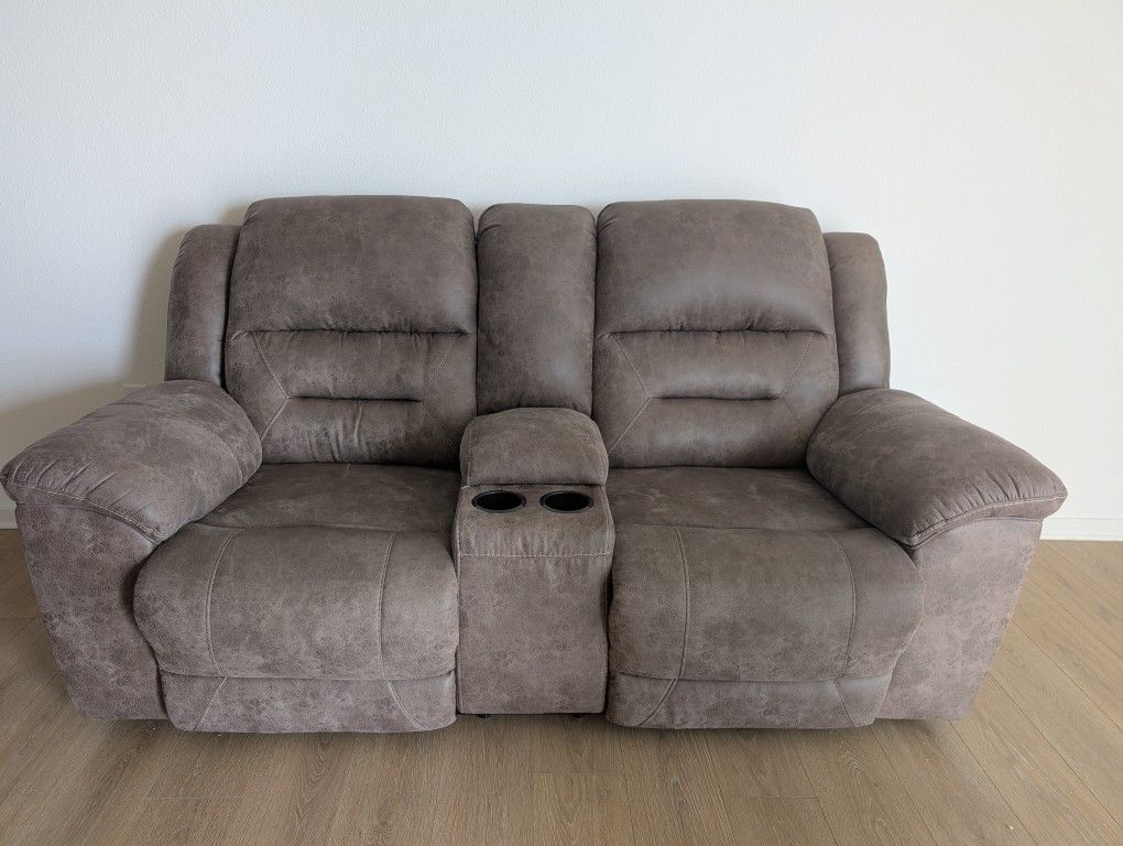 Love Seat Recliner With Console 