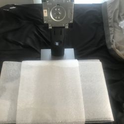 Dell Monitor With Stand In Decent Condition 