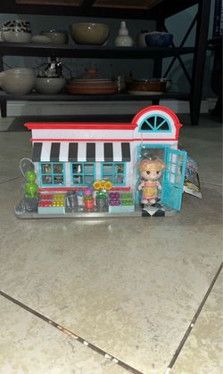 Honey Bee Acres The Buzz General Store, 56 Pieces