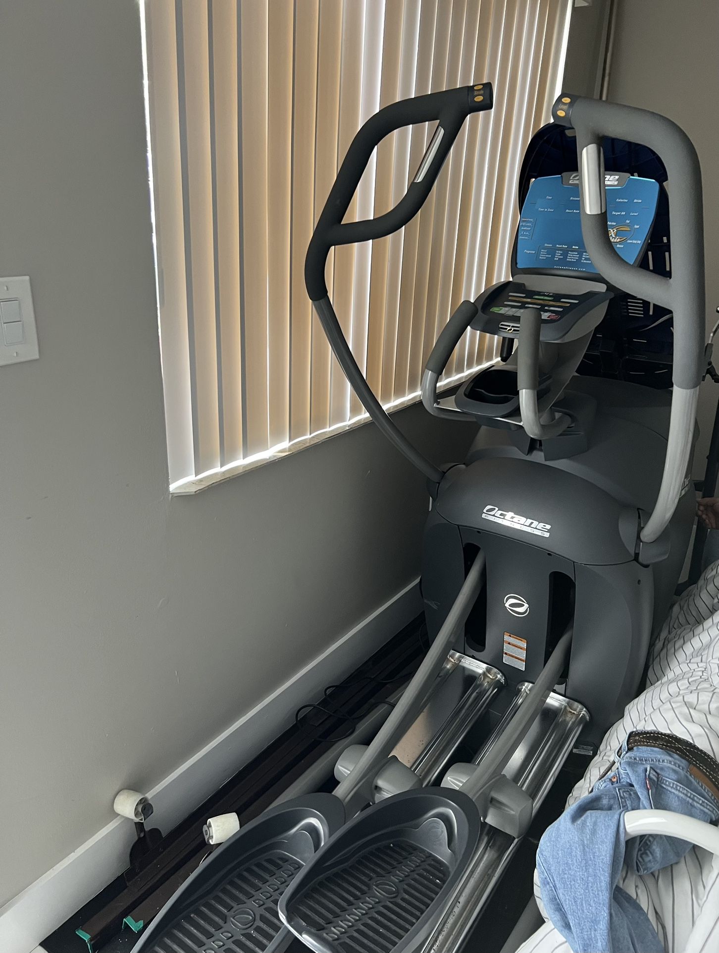 Octane Fitness Elliptical 47ci $250