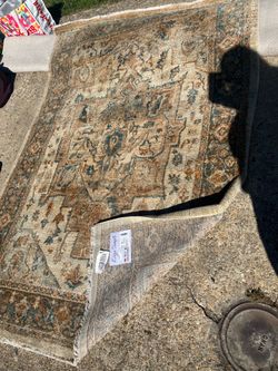 5’3” x 7’10” Area Rug