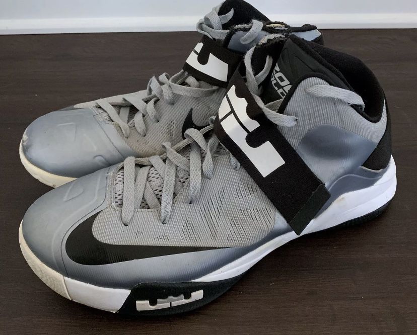 Nike Lebrun Soldier 6 Zoom Basketball Shoe Size 13
