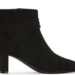 Women's Boots Size 9 New