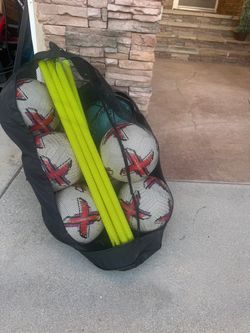 Coaching training bag with 9 size 5 soccer balls