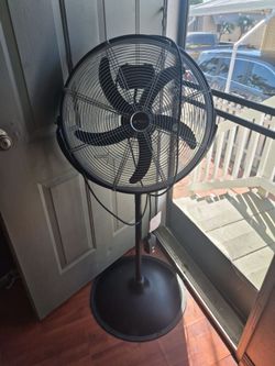 Large Heavy-Duty Pedestal Fan – Industrial Floor Fan