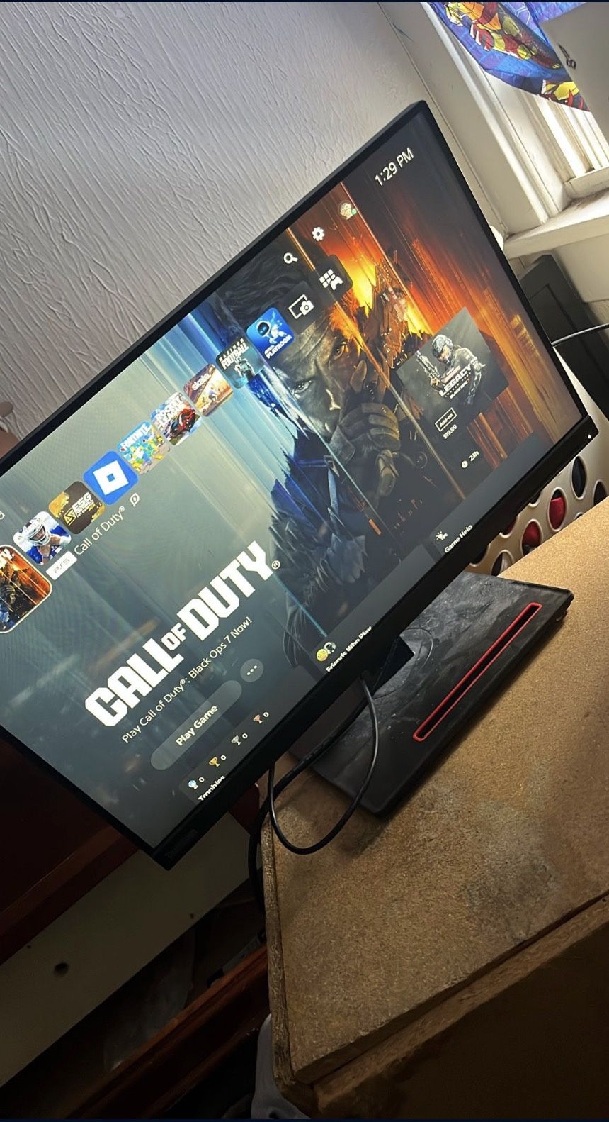 Use Good Come With HDMI And Power Cord And One Controller 