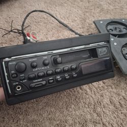 Radio Shack 90s Optimus Single Din Radio With Speakers