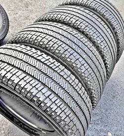 275/65/18 Michelin 📍📍 Vendo un set de llantas con 80% de vida las 4 📍🌟