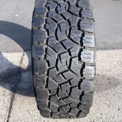 (1) 35x12.50R18 Toyo All Terrain 