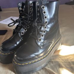 Dr Martens Womens Size 7 Platform Boots 