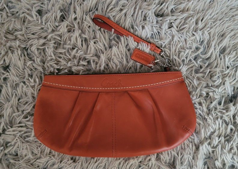 COACH CLUTCH WRISTLET PURSE POCKETBOOK IN BURNT ORANGE (OR SALMON) 12"×6" NEVER USED