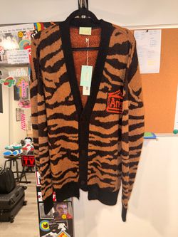 Aries cardigan size L