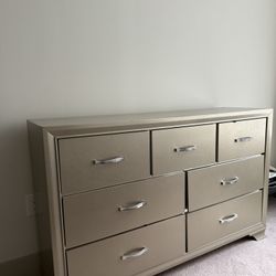 Champagne Dresser – 7 Drawers