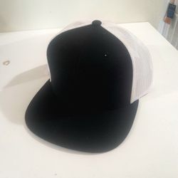NEW TRACKER HAT