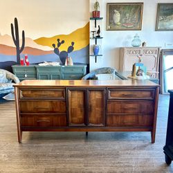 Stunning MCM Bedroom Set / Dresser / Armoire / Nightstand