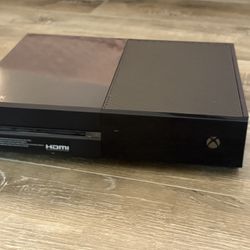 Xbox One With Games And Headset