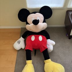 Mickey Mouse (Life Size Stuffed Animal 3-4ft)