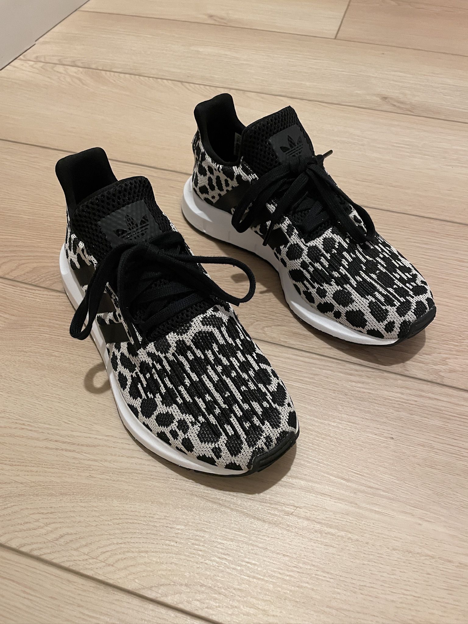 Women’s Adidas Swift Running Shoes (Size 5.5)