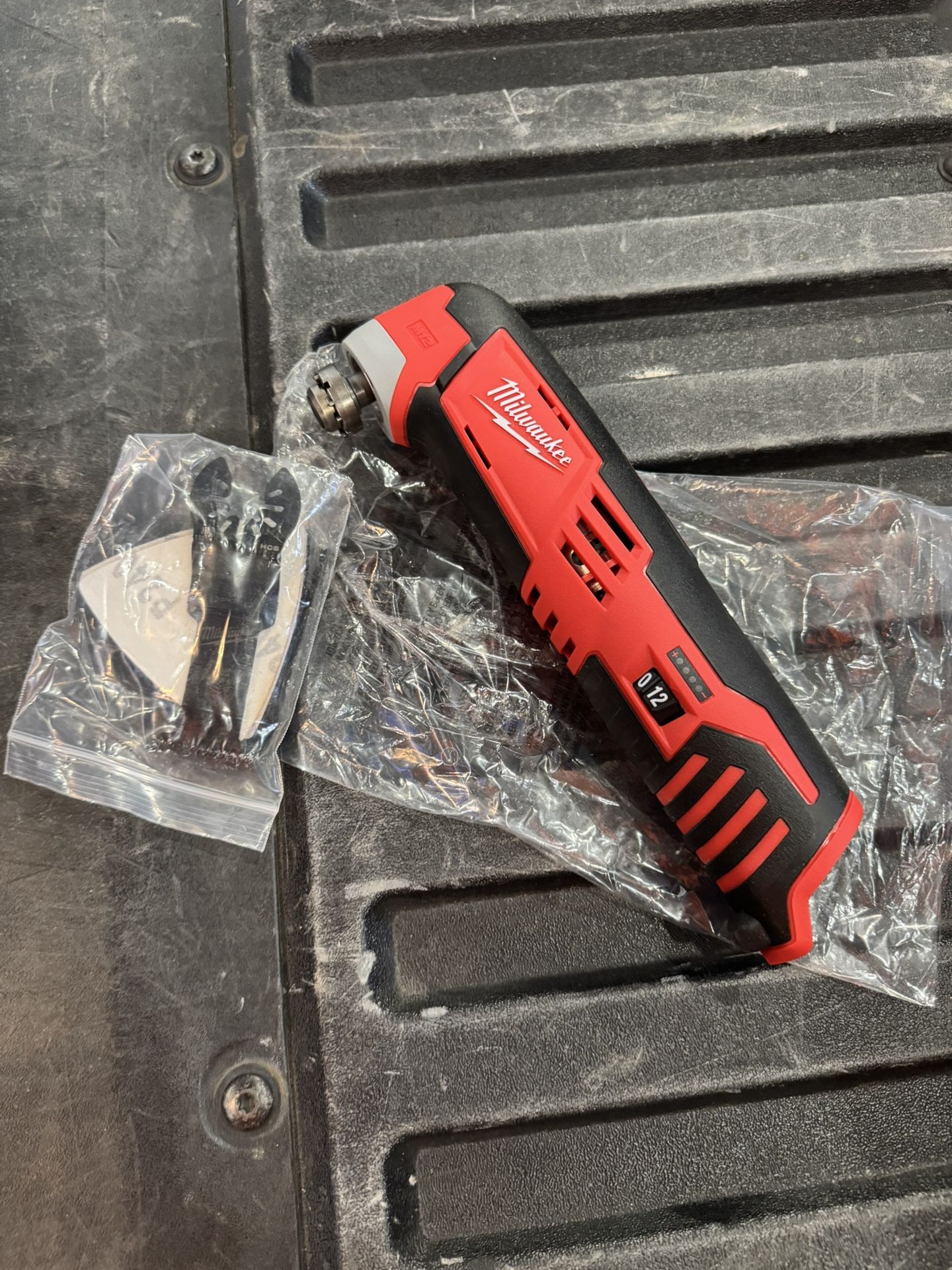 Milwaukee M12 Oscillating Multi Tool New