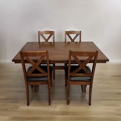 Kitchen Table And 4 Chairs