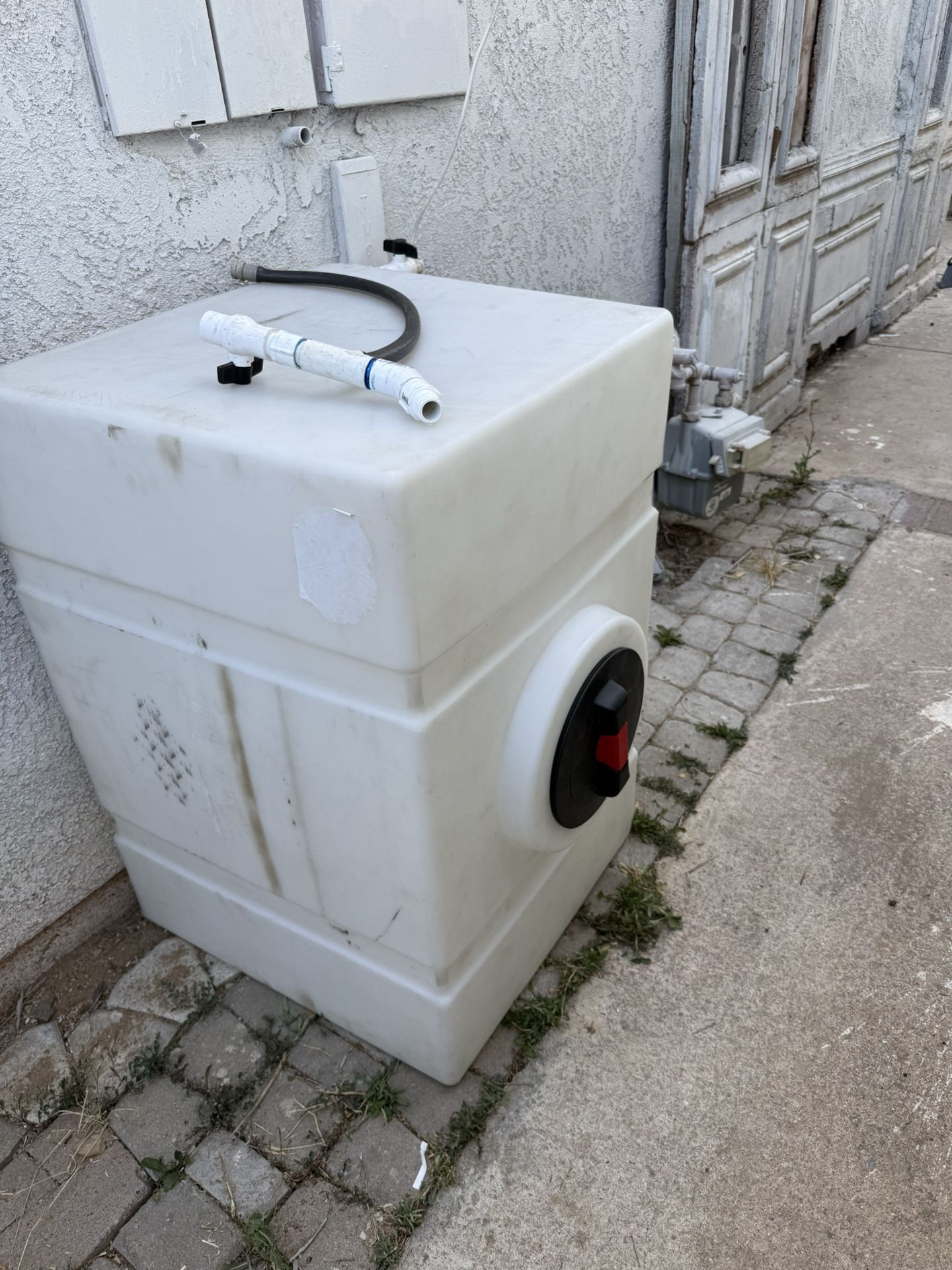 100 Gallon Water Tank