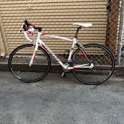 Specialized Road Bike 170-175cm 