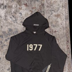 Fear of god essential hoodie fleece 1977 collection 