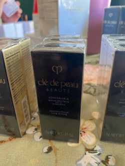 Clé de Peau Beauté Concealer